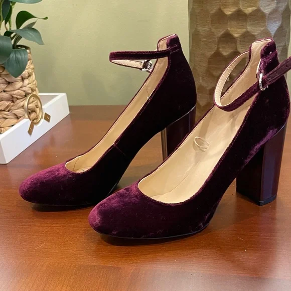 Elegant Velvet Ankle Strap Heels Mark Fisher 7 - Picture 2 of 4